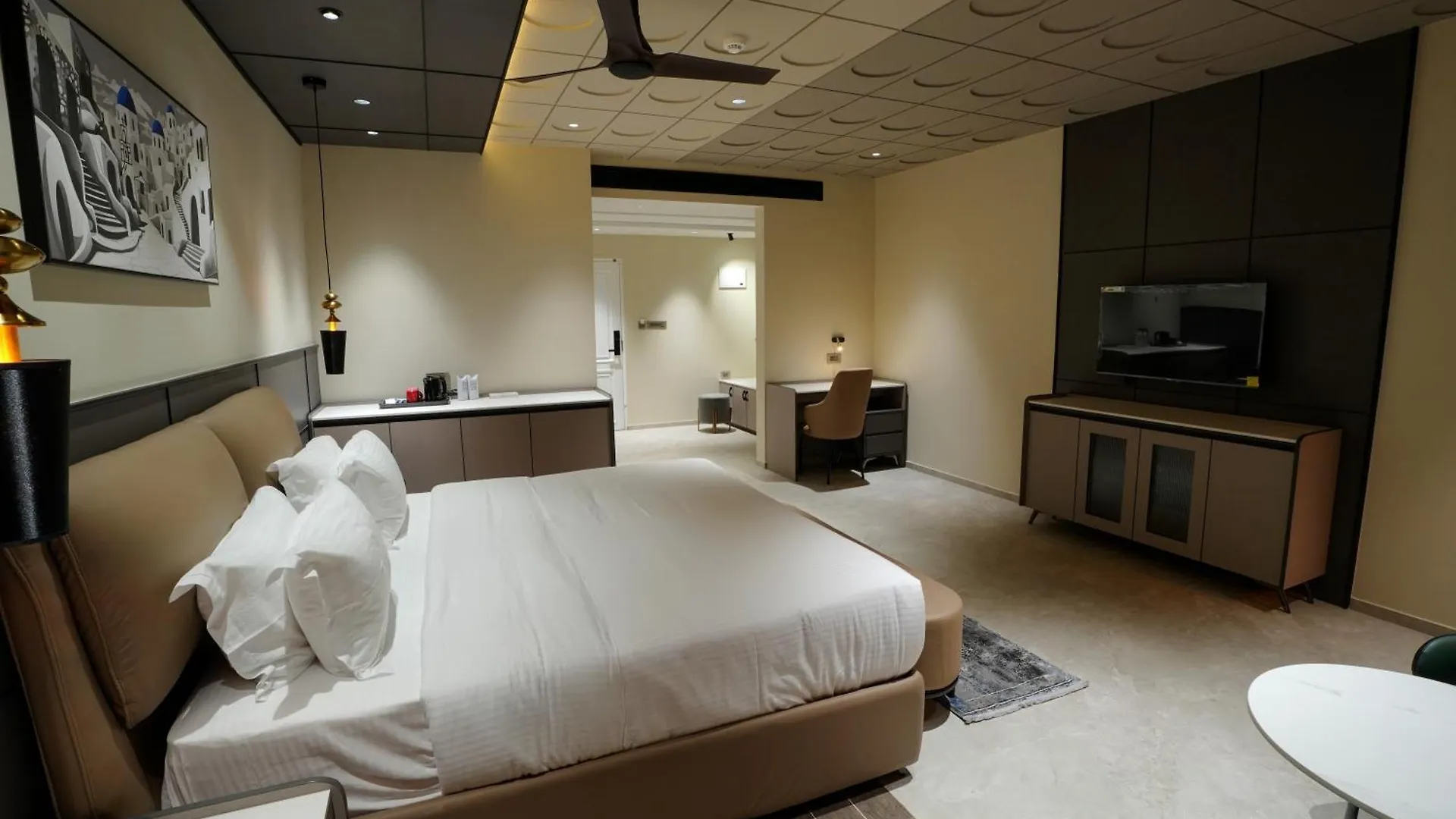 Doro Royal Suite Mannarakkat